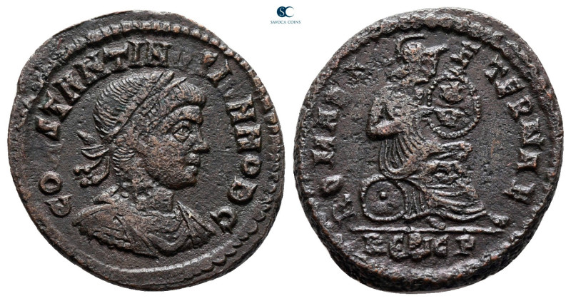 Constantine II, as Caesar AD 317-337. Rome
Follis Æ

20 mm, 3,48 g



ver...