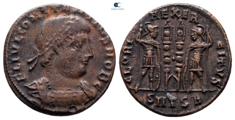 Constantine II, as Caesar AD 317-337. Thessaloniki
Follis Æ

19 mm, 2,57 g
...