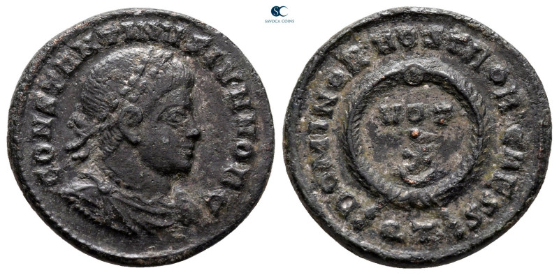 Constantine II, as Caesar AD 317-337. Ticinum
Follis Æ

19 mm, 3,15 g



...