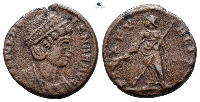 Helena. Augusta AD 324-3230. Constantinople
Follis Æ

15 mm, 2,08 g



ve...