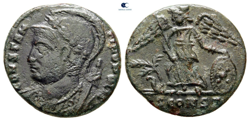 City Commemoratives AD 330-354. Arelate (Arles)
Follis Æ

17 mm, 2,66 g


...