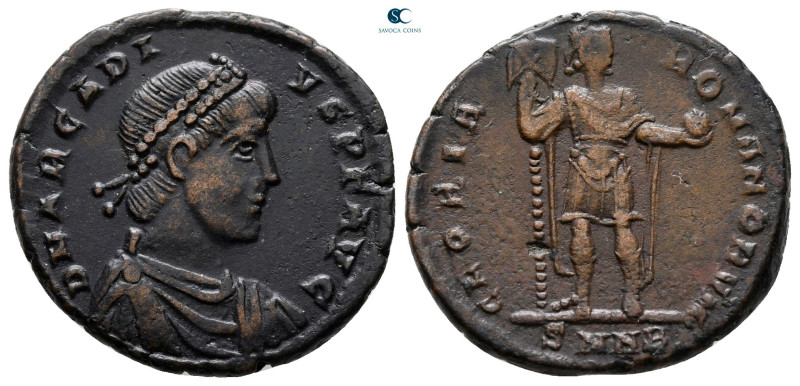 Arcadius AD 383-408. Nicomedia
Follis Æ

22 mm, 4,75 g



very fine