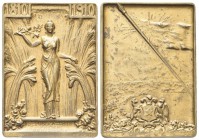 CILE
Repubblica, dal 1818. Placchetta 1910 opus R. LALIQUE.
Æ dorato mm 42,8x60
Dr. 1810-1910, Allegoria della Repubblica stante tra spighe di gran...