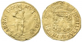 MODENA
Cesare d’Este, Duca di Modena e Reggio 1597-1628. Ongaro 1600.
Au gr. 3,42
Dr. CAESAR DVX - MVT REG. Il Duca, coronato, stante con scettro. ...