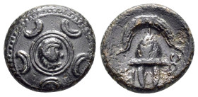 KINGS of MACEDON. Philip III Arrhidaios (323-317 BC).Uncertain mint in western Asia Minor.Ae.

Obv : Macedonian shield; on boss, head of Herakles faci...