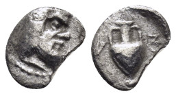 CILICIA. Nagidos.(Circa 400-380 BC). Obol 

Obv : Bearded head of Pan to right.

Rev : NAΓ.
Amphora.
SNG Aulock 5752. 

Condition : Good very fine. 

...