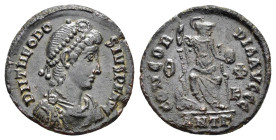 THEODOSIUS I.(379-395). Antioch.Follis.

Obv : D N VALENTINIANVS P F AVG.

Rev : CONCOR-DIA AVGGG Θ/(Φ on K)//ANTΓ.
Roma, helmeted, head left, seated ...