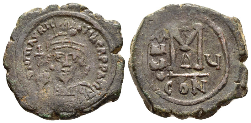 MAURICE TIBERIUS (582-602). Follis. Constantinople. 

Obv : D N MAVRIC TIЬЄR P P...