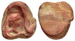 ANCIENT ROMAN TERRACOTTA SEAL / BULLA.(1st-2nd Century).

Weight : 1.8 gr
Diameter : 19 mm