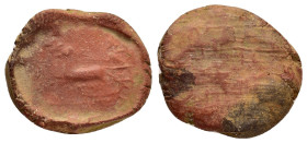 ANCIENT ROMAN TERRACOTTA SEAL / BULLA.(1st-2nd Century).

Weight : 1.6 gr
Diameter : 16 mm