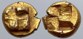 Ionia, uncertain mint EL Hekte. Circa 625-600 BC. Phokaic standard. Raised clockwise swastika pattern / Quadripartite incuse square. Rosen 314; Traité...