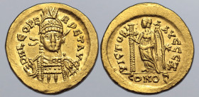 Leo I AV Solidus. Constantinople, AD 462 or 466. D N LEO PERPET AVG, pearl-diademed, helmeted and cuirassed bust facing slightly to right, holding spe...