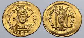 Leo I AV Solidus. Constantinople, AD 462 or 466. D N LEO PERPET AVG, pearl-diademed, helmeted and cuirassed bust facing slightly to right, holding spe...
