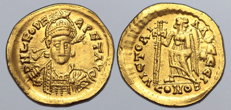 Pseudo-Imperial, uncertain AV Solidus. In the name of Leo I. Uncertain mint, cir...