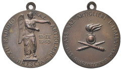BRESCIA
Repubblica Italiana, dal 1946.
Medaglia 1963 opus A. Prozzi.
Æ gr. 10,52 mm. 32,3
Dr. XII RADUNO - NAZ - ARTIGLIERI / BRESCIA. Vittoria al...