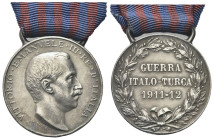 REGNO D’ITALIA
Durante Vittorio Emanuele III, 1900-1943.
Medaglia commemorativa della Guerra Italo-Turca 1911-1912 opus L. Giorgi.
Ag gr. 16,31 mm ...