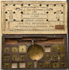 GERMANIA
1799 ca.
Bilancia monetale in acciaio con estremità a collo d’oca e e piatti in ottone,con cassa in legno rettangolare in legno d’acero. Il...