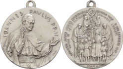 Medaglia - Giovanni Paolo II (Karol Woityla) 1978-2005 - A.IX “Viaggio in Usa e Canada 10/09/1987” - Ag - RARA - con appiccagnolo - gr. 23 - Ø mm36
...