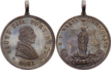 Leone XIII, Pecci (1878-1903) - medaglia con la raffigurazione della B. V Maria Immacolata stante in piedi orante su crescente lunare e nubi - Ae - co...