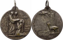 Italia - medaglia emessa entro la prima metà del XX sec. con la rappresentazione di S. Pietro e S. Giovanni nimbati che battezzano dei fedeli su un la...