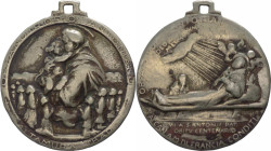 Medaglia emessa nel 1931 per commemorare il 700° anno della morte di S. Antonio da Padova - Ag - con appiccagnolo - gr. 19,57 - Ø mm37

qBB

SPEDI...