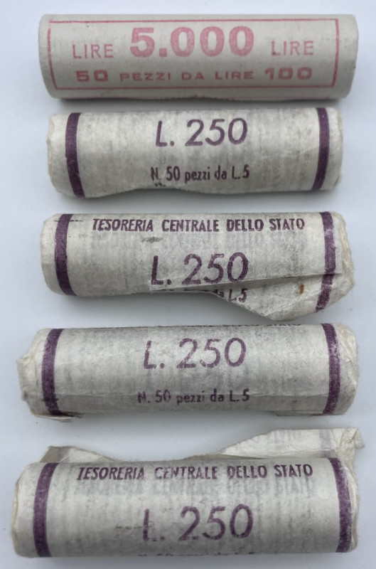Lotto composto da 4 rotolini da 5 lire delfino 1972 e 1 rotolino da 100 lire are...
