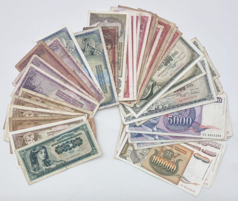Jugoslavia - lotto di 45 banconote - anni e nominali vari

MB/SUP

SPEDIZION...