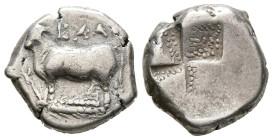 BITHYNIA, Kalchedon. Dracma. (Ar. 3,80g/15mm). 367-340 a.C. (HGC 7, 511). Anv: Toro estante a izquierda, debajo espiga, encima leyenda griega. Rev: Cu...