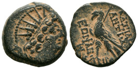 REINO SELEUCIDA, Antiochos VIII Epiphanes. Ae18. (Ae. 5,44g/18mm). 121-97 a.C. Antioquía. (HGC 9, 1212). Anv: Cabeza radiada de Antiochos VIII a derec...