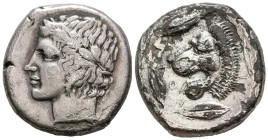 SICILIA, Leonti. Tetradracma. (Ar. 16,30g/26mm). 430-425 a.C. (SNG ANS 257). Anv: Cabeza laureada de Apolo a izquierda. Rev: Cabeza de león a izquierd...