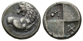 TRACIA, Chersonesos. Hemidracma. (Ar. 2,31g/13mm). 386-338 d.C. (BMC 47). Anv: Parte delantera de león a derecha mirando a izquierda. Rev: Cuatriparti...