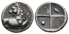 TRACIA, Chersonesos. Hemidracma. (Ar. 2,34g/15mm). 386-338 d.C. (HGC 3, 1347; SNG Manchester 776). Anv: Parte delantera de león a derecha mirando a iz...