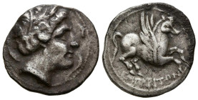 EMPORION (Ampurias, Gerona). Dracma. (Ar. 4,68g/20mm). 220-150 a.C. (FAB-1108). Anv: Cabeza diademada de Persefoné-Aretusa a derecha, alrededor tres d...