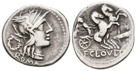 GENS CLOULIA. Denario. (Ar. 3,83g/20mm). 128 a.C. Roma. (FFC 572; Crawford 260/1). Anv: Cabeza de Roma a derecha, detrás corona de laurel, debajo leye...