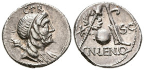 GENS CORNELIA. Denario. (Ar. 3,82g/19mm). 76-75 a.C. Hispania. (Crawford 393/1; FFC 627). Anv: Busto diademado del Genio del pueblo romano a derecha, ...
