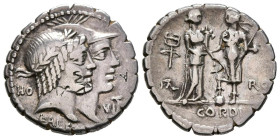 GENS FUFIA. Denario. (Ar. 3,81g/19mm). 70 a.C. Ceca italiana incierta. (Crawford 403/1; FFC 725). Anv: Cabezas de Honus y Virtus a derecha, entre: HO-...