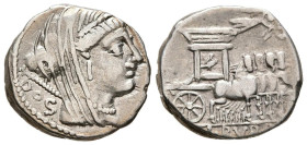 GENS RUBRIA. Denario. (Ar. 3,62g/17mm). 87 a.C. Roma. (Crawford 348/2; FFC 1192). Anv: Busto velado de Juno a derecha portando cetro, a su espalda: DO...