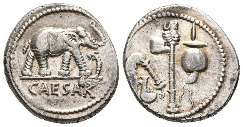 JULIO CESAR. Denario. (Ar. 4,02g/18mm). 54-51 a.C. Ceca militar móvil. (Crawford...