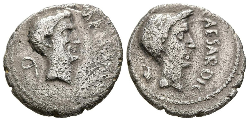 MARCO ANTONIO y JULIO CESAR. Denario. (Ar. 3,70g/19mm). 43 a.C. Ceca militar móv...