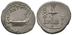 MARCO ANTONIO. Denario. (Ar. 3,44g/17mm). 32-31 a.C. Ceca volante. (Crawford 544/20; FFC 38). Anv: Galera Pretoriana a derecha, alrededor leyenda: ANT...