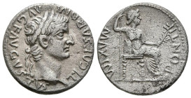 TIBERIO. Denario. (Ar. 3,60g/18mm). 36-37 d.C. Lugdunum. (RIC 30). Anv: Cabeza de Tiberio a derecha, alrededor leyenda: TI CAESAR DIVI AVG AVGVSTVS. R...