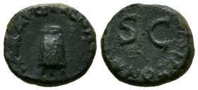 CLAUDIO I. Cuadrante. (Ae. 2,56g/14mm). 41 d.C. (RIC 84). Anv: Modio, alrededor leyenda: TI CLAVDIVS CAESAR AVG. Rev: SC, alrededor leyenda: PON M TR ...