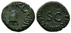 CLAUDIO I. Cuadrante. (Ae. 2,73g/16mm). 41 d.C. (RIC 84). Anv: Modio, alrededor leyenda: TI CLAVDIVS CAESAR AVG. Rev: SC, alrededor leyenda: PON M TR ...