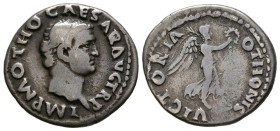 OTON. Denario. (Ar. 3,12g/20mm). 69 d.C. Roma. (RIC 14). Anv: Cabeza de Otón a derecha, alrededor leyenda: IMP OTHO CAESAR AVG TR P. Rev: Victoria ava...