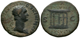 DOMICIANO. As. (Ae. 8,25g/27mm). 84 d.C. Roma. (RIC 305). Anv: Cabeza laureada de Domiciano a derecha, alrededor leyenda: IMP CAES DOMITIAN AVG GERM C...