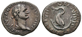 DOMICIANO. Denario. (Ar. 2,68g/18mm). 82 d.C. Roma. (RIC 96). Anv: Cabeza laureada de Domiciano a derecha, alrededor leyenda: IMP CAES DOMITIANVS AVG ...
