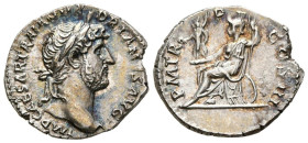 ADRIANO. Denario. (Ar. 3,35g/19mm). 119-122 d.C. Roma. (RIC 78). Anv: Cabeza laureada de Adriano a derecha, alrededor leyenda: IMP CAESAR TRAIAN HADRI...