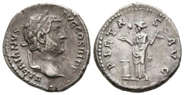 ADRIANO. Denario. (Ar. 3,15g/18mm). 133-135 d.C. Roma. (RIC 257). Anv: Cabeza laureada de Adriano a derecha, alrededor leyenda: HADRIANVS AVG COS III ...