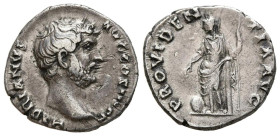 ADRIANO. Denario. (Ar. 2,95g/17mm). 137-138 d.C. Roma. (RIC 2320). Anv: Cabeza de Adriano a derecha, alrededor leyenda: HADRIANVS AVG COS III P P. Rev...