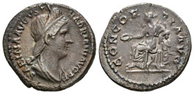SABINA. Denario. (Ar. 3,55g/19mm). 130-133 d.C. Roma. (RIC 2501). Anv: Busto diademado y drapeado de Sabina a derecha, alrededor leyenda: SABINA AVGVS...